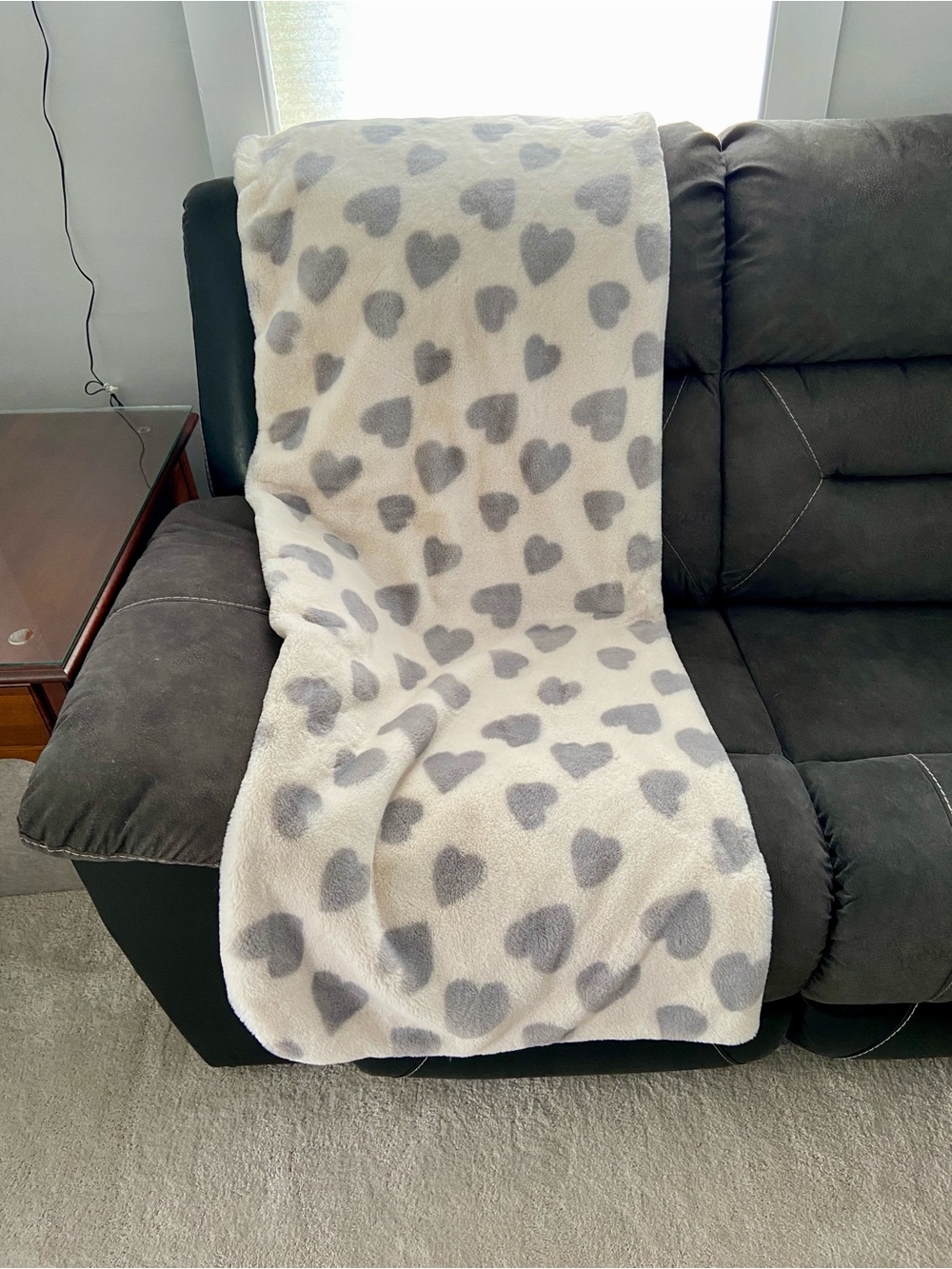 HTF Rachel Zoe Faux Fur Heart Patterned Throw Blanket Valentines Day